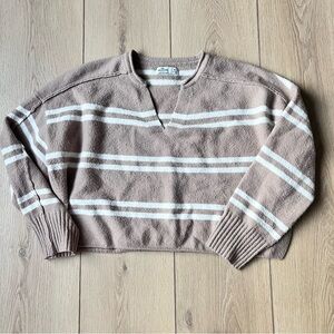 Hollister size medium soft stretchy sweater